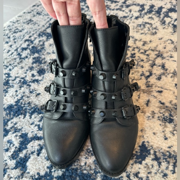 Gianni Bini Rock Stud Style Leather Booties size 7 - Picture 2 of 10